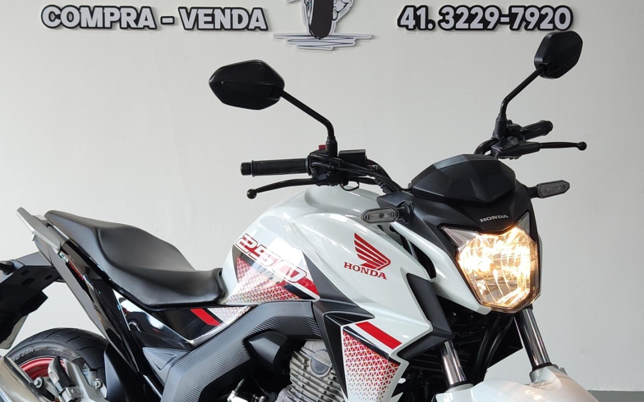 imagem-https://www.socarrao.com.br/sc-vehicle-images-prod/778396/1770298494771-WhatsApp Image 2026-02-04 at 13.16.18 (3).jpeg